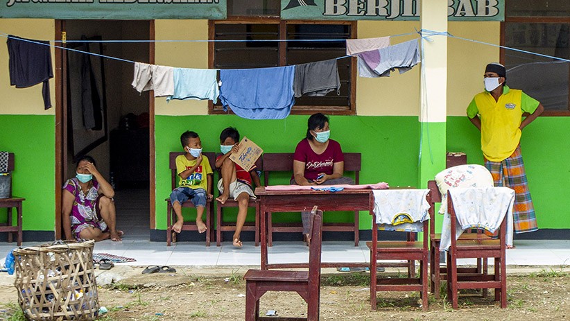 28 Pasien Covid-19 Isolasi Mandiri Swadaya di Madrasah Karawang - Bagian 2