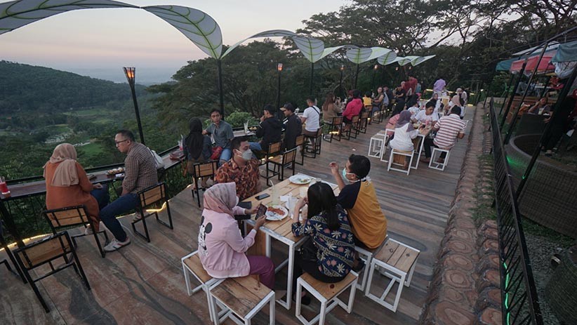 Bersantai Sambil Menikmati Kuliner dengan Suasana Alam di Jungle Cafe Trawas - Bagian 2