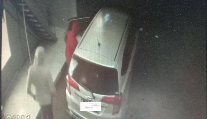 Perampok Bermasker Bobol Toko Ponsel di Cianjur, Kabur dengan Mobil Calya