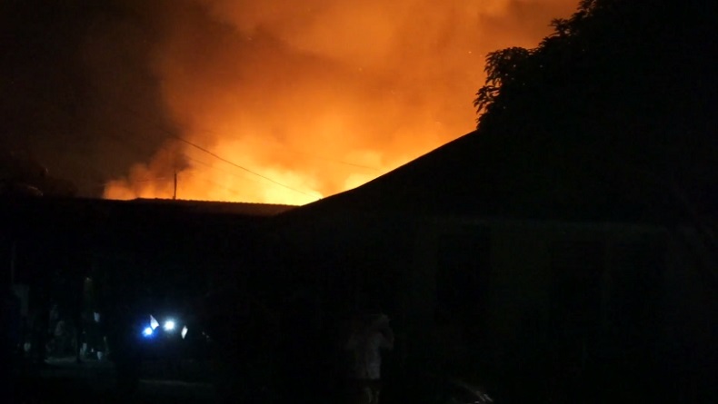 Kebakaran Pasar Tradisional Kota Pinang, 120 Kios Hangus
