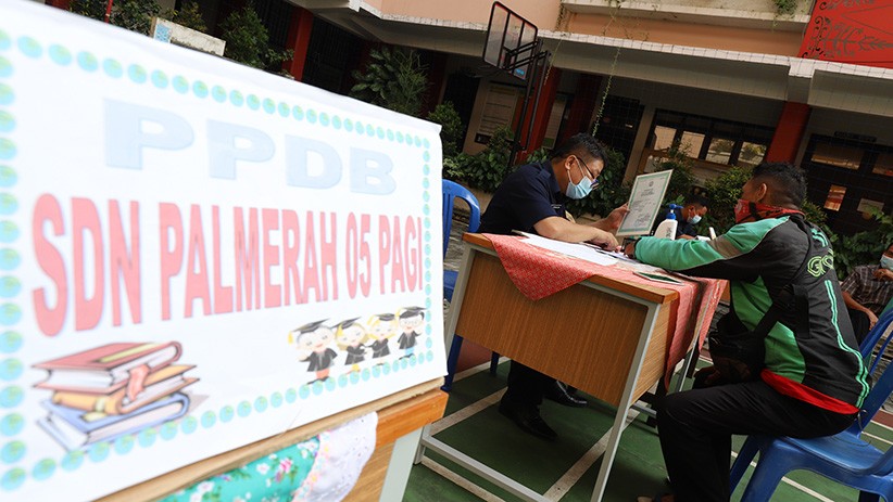 Posko Pelayanan PPDB Dibuka untuk Orang Tua Murid yang Terkendala Pendaftaran - Bagian 3