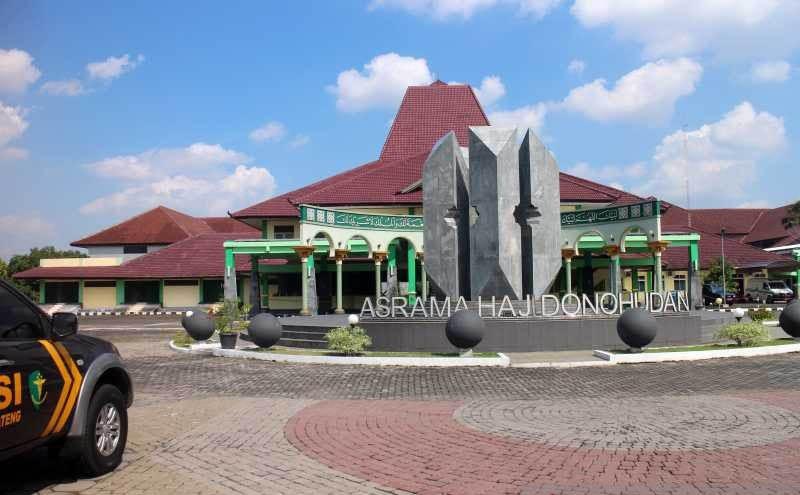 Isoman di Rumah, Puluhan Warga Sukoharjo Dievakuasi ke Tempat Isolasi Terpusat 