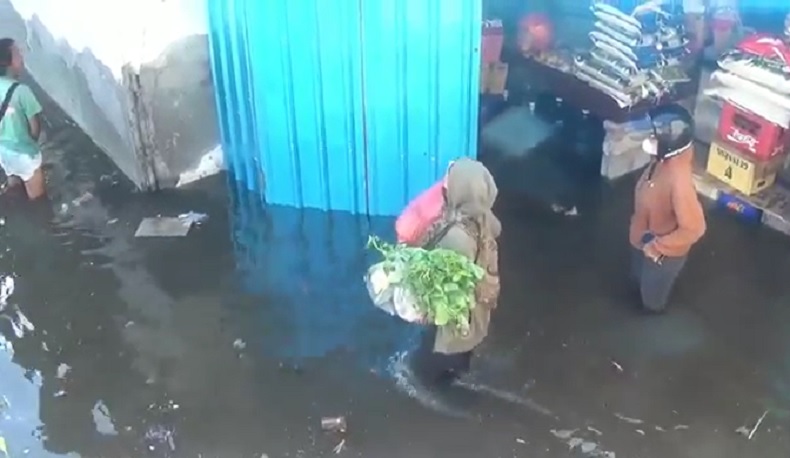 Sungai Candi Gara Meluap, Puluhan Rumah di Desa Kusamba Klungkung Terendam Banjir