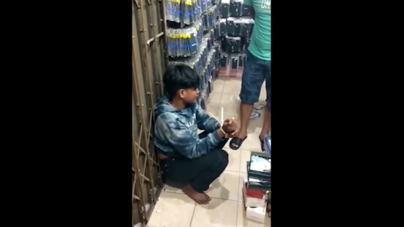 Bocah SMP di Padang Nekat Mencuri, Aksi Lompati Penjaga Toko Terekam CCTV 