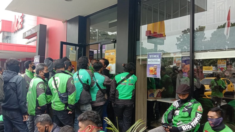 Pengelola McD di Malang Diingatkan Satpol PP karena Langgar Protokol Kesehatan