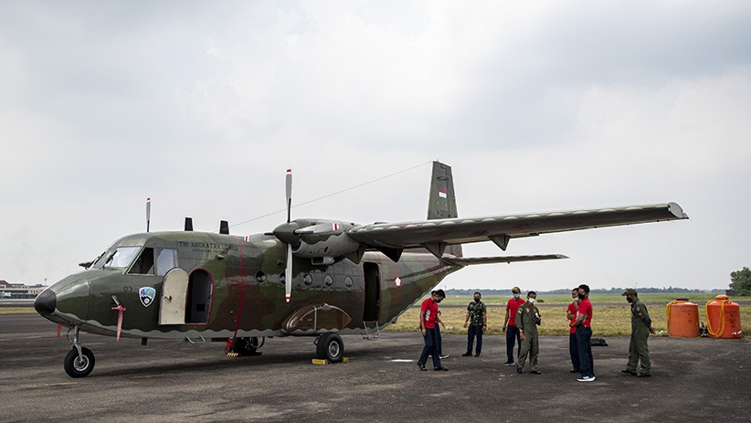 Operasi Teknologi Modifikasi Cuaca Gunakan Pesawat Cassa C212 - Bagian 2