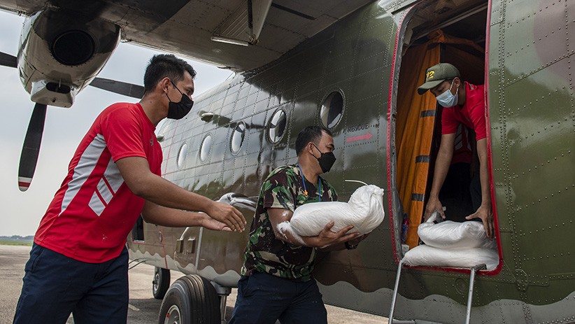 Operasi Teknologi Modifikasi Cuaca Gunakan Pesawat Cassa C212 - Bagian 1