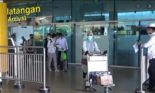 Ibu Gadis yang Bawa Uang Rp20 Juta di Bandara Jambi Mengaku Anaknya Dihipnotis