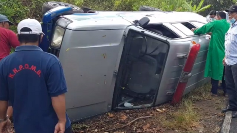 title Ambulans Membawa 250 Dosis Vaksin Covid-19 Terguling di Blitar, Ini Penyebabnya Ambulans Membawa 250 Dosis Vaksin Covid-19 Terguling di Blitar, Ini Penyebabnya