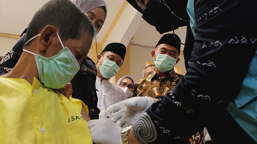 Potret Orang dengan Gangguan Jiwa Disuntik Vaksin Covid-19 - Bagian 1