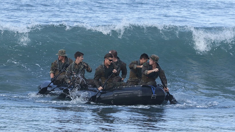 Pasukan Elite Indonesia dan AS Terjang Ombak Besar dengan Perahu Karet - Bagian 2