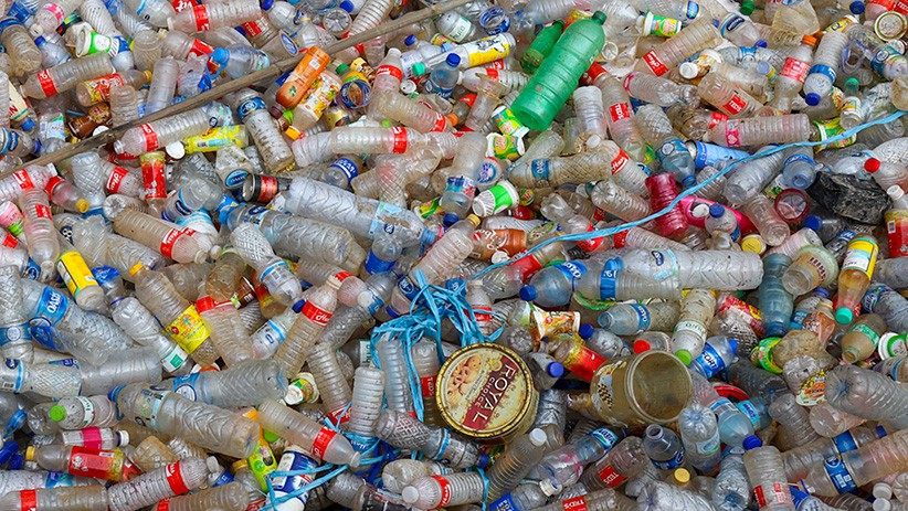 Ribuan Botol Plastik Dikumpulkan dari Kali Ciliwung - Bagian 3