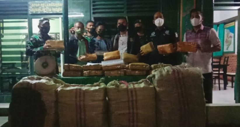 title Tabrak Pemotor, Pengemudi Mobil Bawa 148 Kg Ganja Ditangkap TNI di Deliserdang Tabrak Pemotor, Pengemudi Mobil Bawa 148 Kg Ganja Ditangkap TNI di Deliserdang