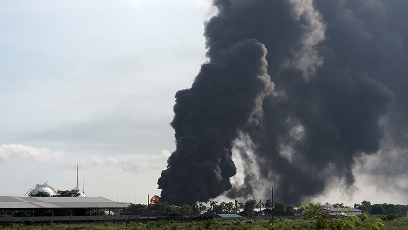 Kilang Minyak Pertamina Masih Terbakar, Asap Hitam Membubung Tinggi