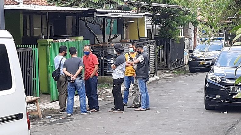 BNN Gerebek Rumah Diduga Pabrik Obat Ilegal di Tasikmalaya