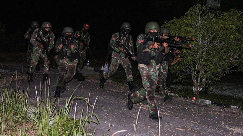 title Pasukan Elit Yonif Raider 726/VYS Kejar KKB Papua, 1 Prajurit Setara 3 Tentara Biasa Pasukan Elit Yonif Raider 726/VYS Kejar KKB Papua, 1 Prajurit Setara 3 Tentara Biasa