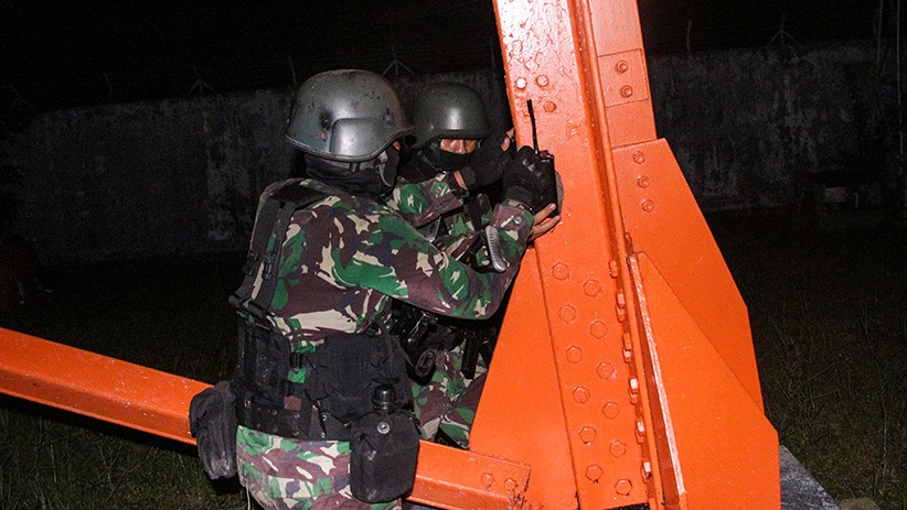 Pasukan Raider Jalankan Misi Penghancuran Instalasi Musuh - Bagian 3