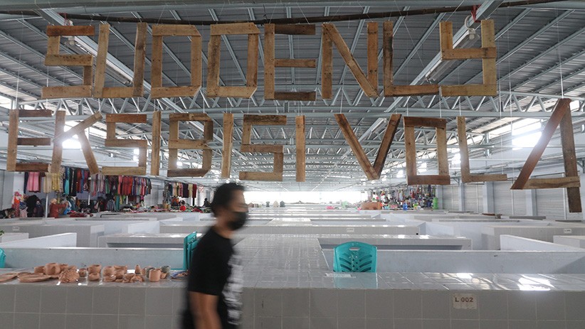 23 Perupa Muda Pamerkan Karya Seni Rupa di Pasar Tradisional - Bagian 1