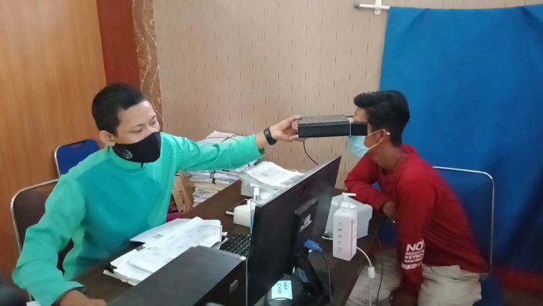 title Sempat Tutup karena Pegawai Terpapar Covid-19, Kantor Dukcapil Bangka Tengah Kembali Buka Layanan Sempat Tutup karena Pegawai Terpapar Covid-19, Kantor Dukcapil Bangka Tengah Kembali Buka Layanan