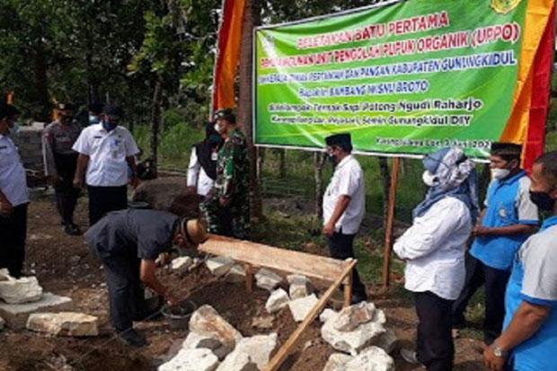  Tiga Kelompok Ternak Ini Dibantu Pengolahan Pupuk Organik