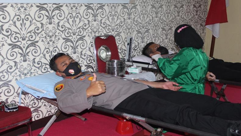 title Hut ke-75 Bhayangkara, Polres Bangka Tengah Gelar Donor Darah Hut ke-75 Bhayangkara, Polres Bangka Tengah Gelar Donor Darah