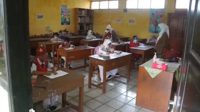 Kasus Covid-19 Terus Meningkat, Simulasi PTM di Kota Bandung Dihentikan