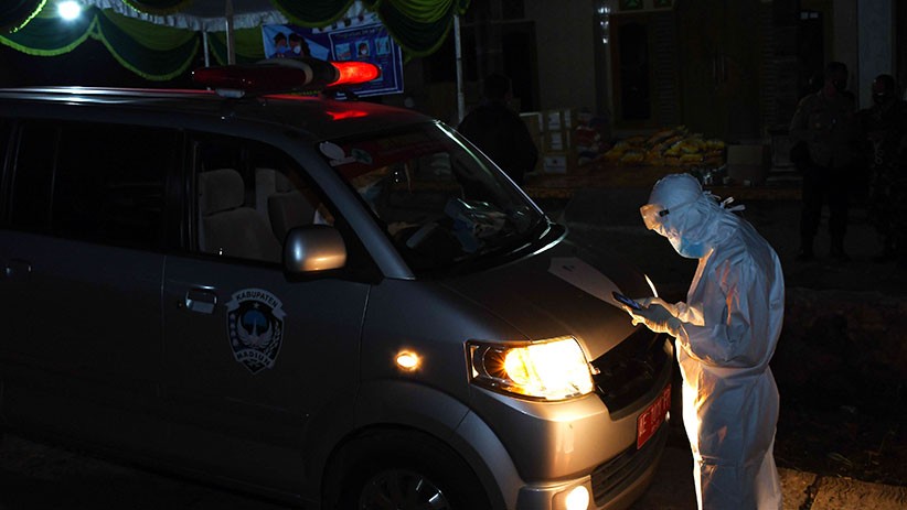 25 Ambulans Jemput 88 Warga Terpapar Covid-19 dari Klaster Hajatan di Madiun - Bagian 3
