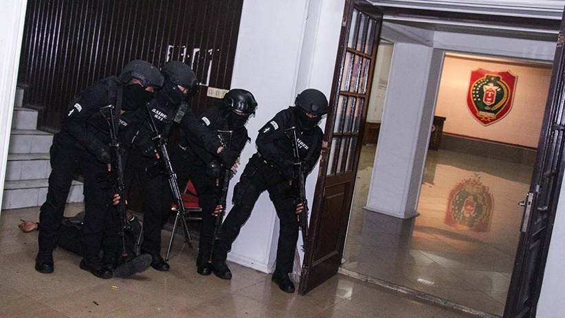 Prajurit Raider TNI AD Selamatkan Gubernur Kalteng yang Disandera Teroris - Bagian 3