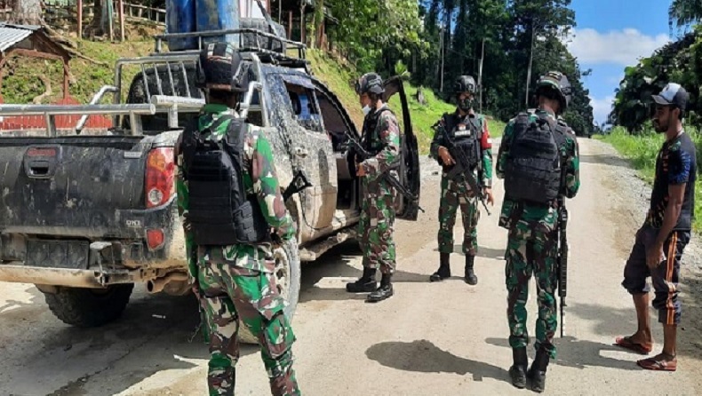Pasukan Semut Hitam Sweeping Perbatasan Papua Nugini di Jalan Trans Wamena-Jayapura