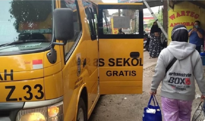 Pulang Liburan di Bali, Satu Keluarga Positif Covid Dievakuasi ke Wisma Atlet
