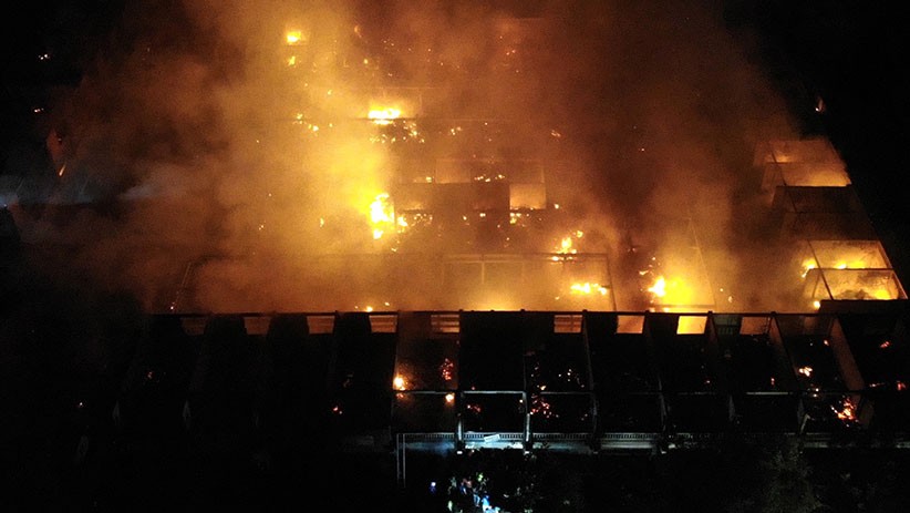 Kebakaran, Ratusan Lapak Sembako Pasar Blahbatuh Gianyar Hangus - Bagian 1