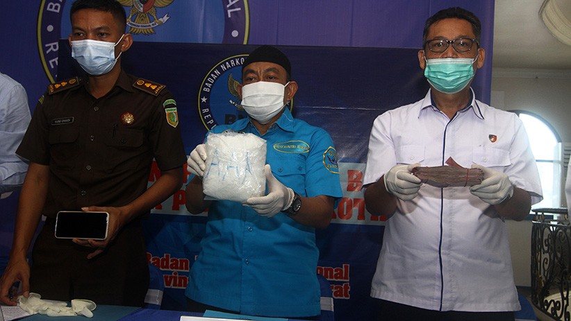 BNN Musnahkan 1 Kg Sabu dari Malaysia - Bagian 2