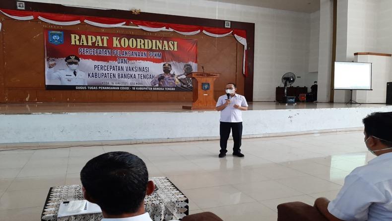 Bupati Bangka Tengah Minta Kades Bantu Percepat Penanganan PPKM dan Vaksinasi Covid-19