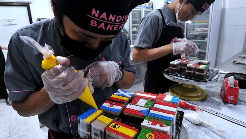 Membuat Kue Cokelat dengan Gambar Bendera Peserta Euro 2020 - Bagian 2