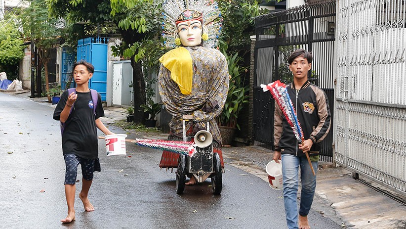 Potret Anak-Anak Memilih Putus Sekolah demi Jadi Pengamen Ondel-Ondel - Bagian 1