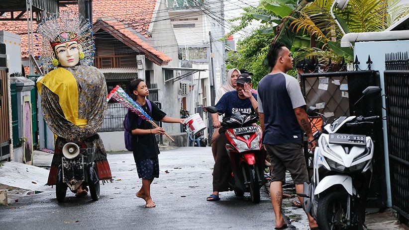 Potret Anak-Anak Memilih Putus Sekolah demi Jadi Pengamen Ondel-Ondel - Bagian 5