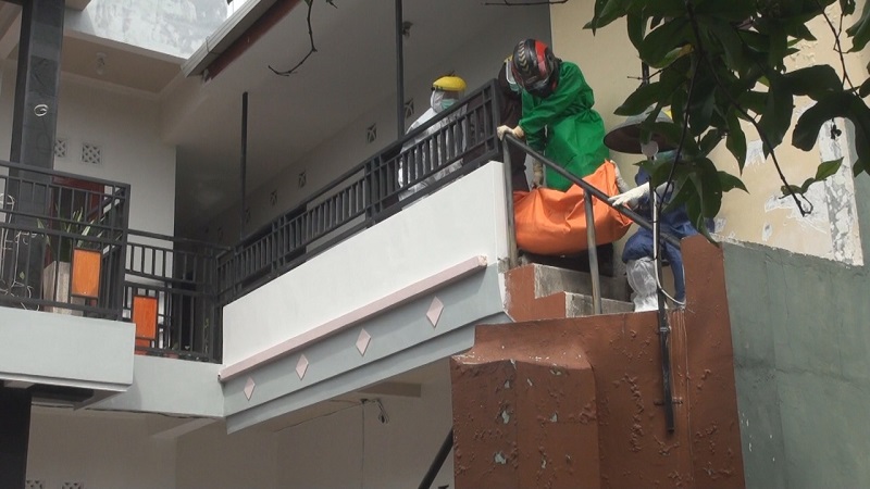 Warga Mojokerto Ditemukan Meninggal saat Isolasi Mandiri di Rumah 