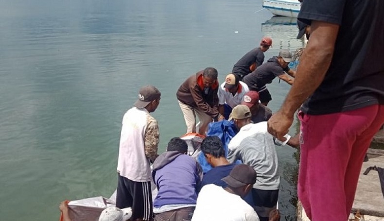 title Nelayan Hilang di Pulau Aru Ditemukan Tewas Nelayan Hilang di Pulau Aru Ditemukan Tewas