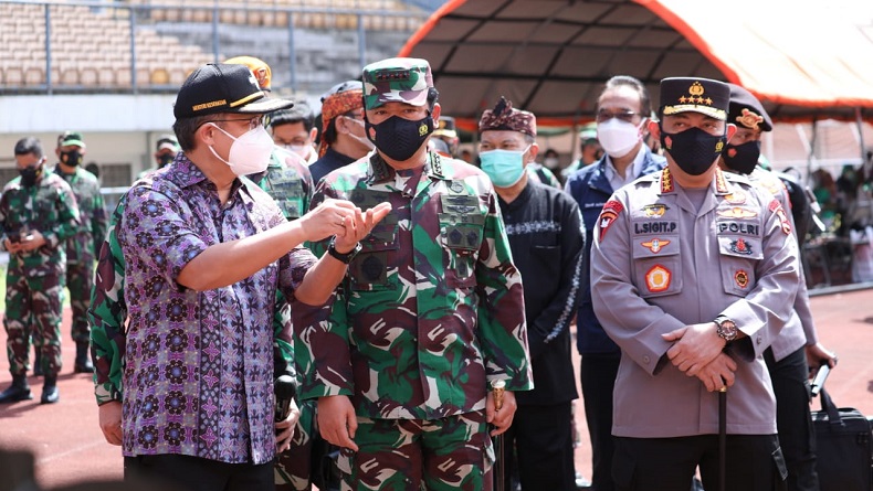 Panglima Tegaskan TNI-Polri Dukung Program Vaksinasi Nasional 1 Juta per Hari 
