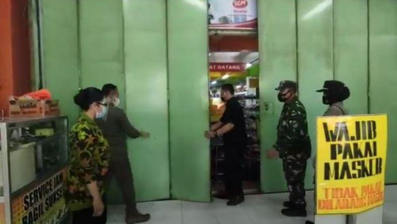Kasir Positif Covid-19, Sebuah Swalayan di Karanganyar Ditutup Sementara 