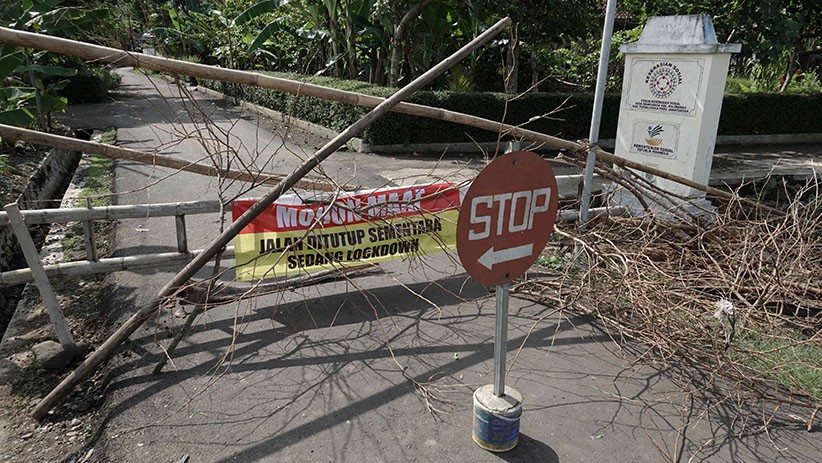 title Satu Kampung di Purbalingga di-Lockdown, Puluhan Warga Jalani Isolasi Mandiri Satu Kampung di Purbalingga di-Lockdown, Puluhan Warga Jalani Isolasi Mandiri