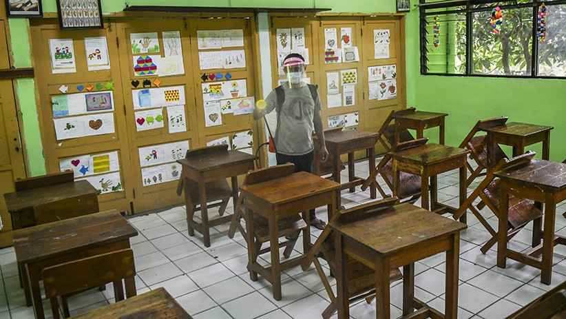 DKI Jakarta Hentikan Sementara Uji Coba Pembelajaran Tatap Muka - Bagian 1