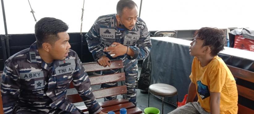 TNI AL Selamatkan Pelajar SMP di Tengah Laut setelah Jatuh dari Kapal