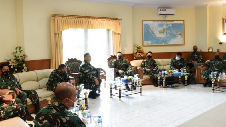 title Cek Kesiapan Personel dan Peralatan, Tim Survei Mabes TNI Datangi Lantamal VIII Manado Cek Kesiapan Personel dan Peralatan, Tim Survei Mabes TNI Datangi Lantamal VIII Manado