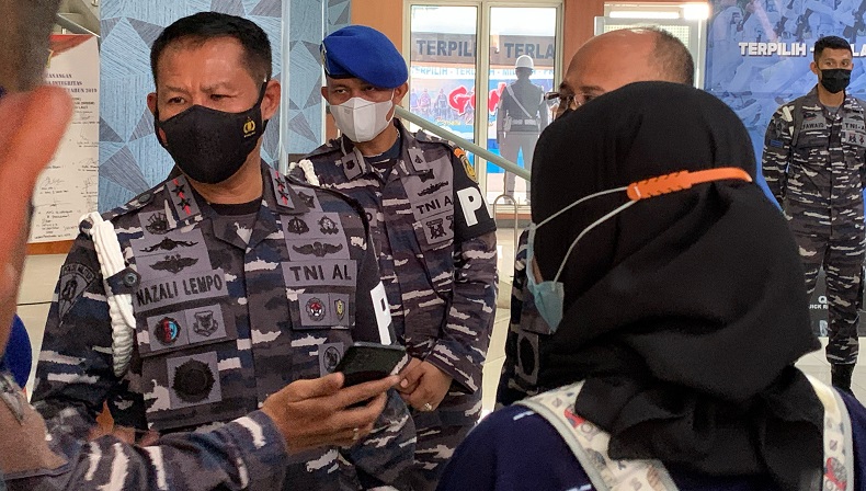 title 6 Oknum POM AL Pengeroyok Warga hingga Tewas di Purwakarta Ditahan dan Segera Diadili 6 Oknum POM AL Pengeroyok Warga hingga Tewas di Purwakarta Ditahan dan Segera Diadili
