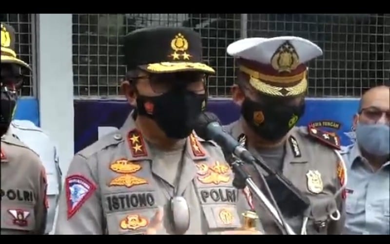 Kunjungi Pos Pengetatan di Perbatasan Solo, Kakorlantas Ajak Masyarakat Hentikan Laju Covid-19