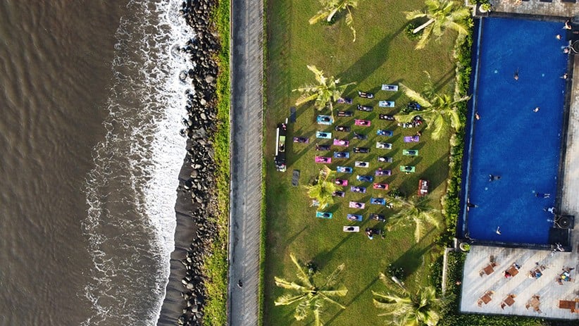Peringatan Hari Yoga Internasional di Pantai Ketapang Indah Banyuwangi - Bagian 2