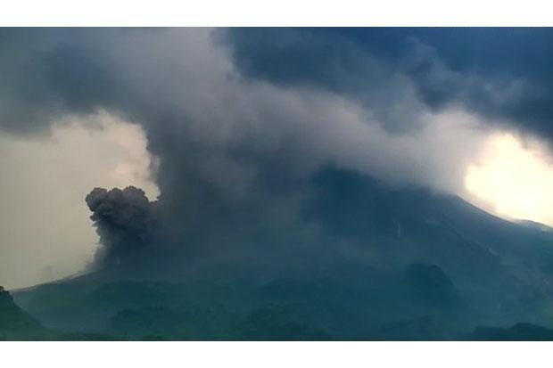  Gunung Merapi Semburkan Awan Panas 2 Kali dan Lava Pijar 20 Kali