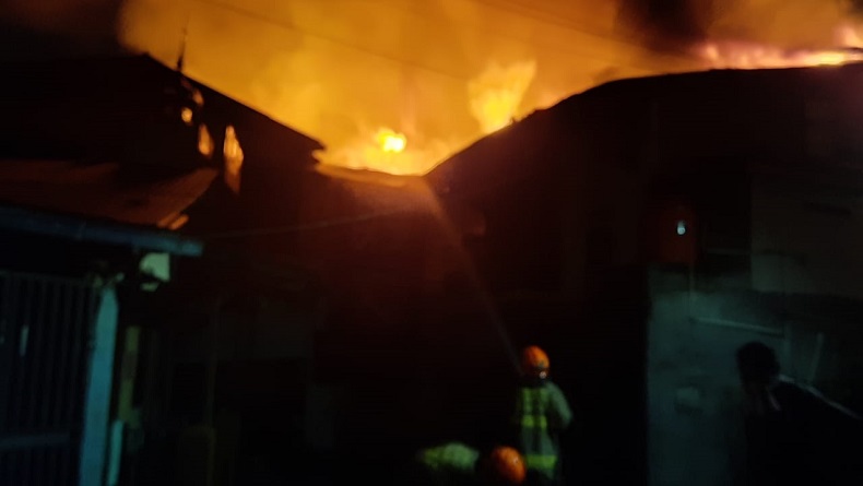 Kebakaran di Astanaanyar Bandung, Puluhan Rumah Petak Ludes