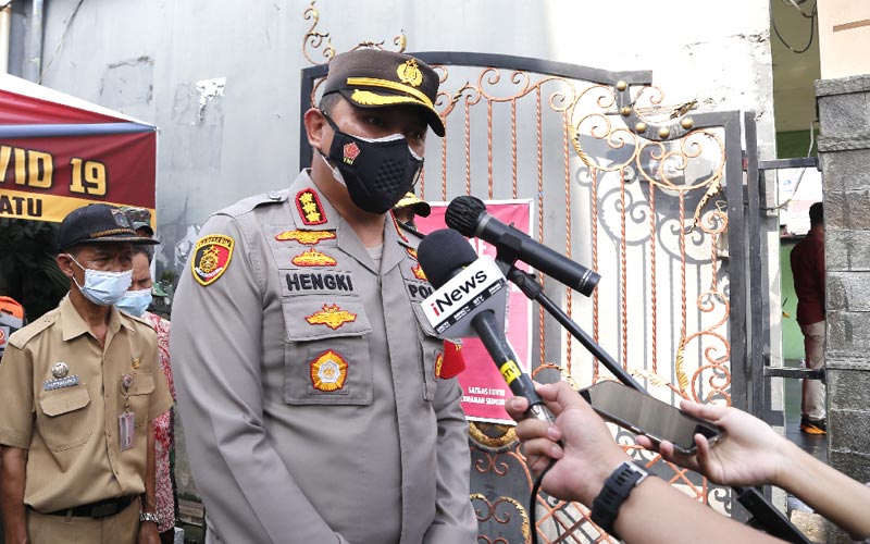  Wakapolda Metro Jaya Serahkan Bantuan 1.000 Masker dan 250 Paket Sembako - Bagian 4